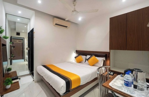 Kurla Hotel | Hotel Baverly By Glitz Hotels