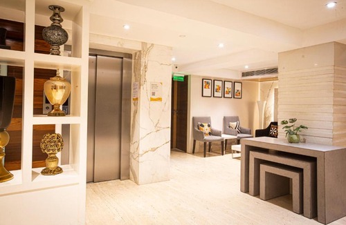 Juhu Hotel | Hotel Bawa Continental Juhu Beach