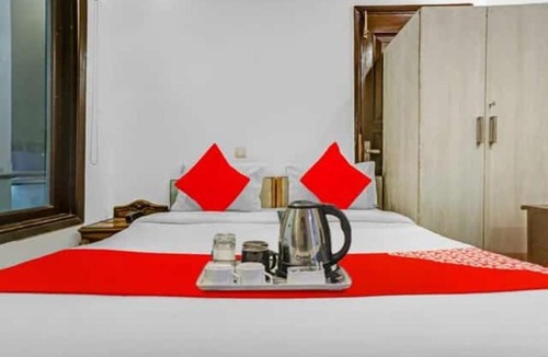 Jangupura Extension Hotel | Hotel Bir - Near Nizamuddin Railway Station