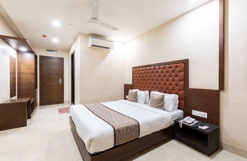 Kurla West Hotel | Hotel BKC Suite