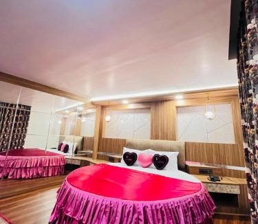 Darjeeling Hotel | Hotel Broadway Boutique Mall Road Darjeeling - Spacious Room with Luxury Quality - Excellent Customer Experience