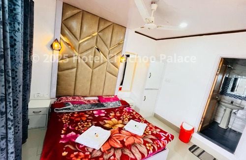 Dal Lake Hotel | Hotel Chachoo Palace