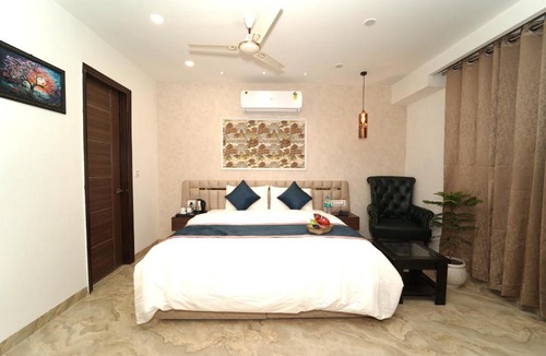 Kharar Hotel | Hotel Chandigarh Heights - Airport Road Manali Highway Transit Hotel
