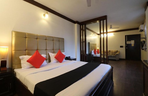 Patel Nagar Hotel | HOTEL CLARK HEIGHTS