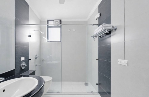 Patel Nagar Hotel | Hotel Clark Heights