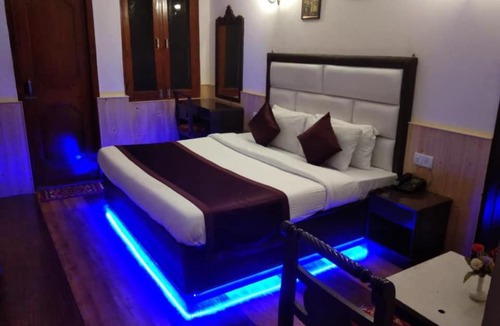 Simsa Village Hotel | Hotel Comfortable Inn Manali