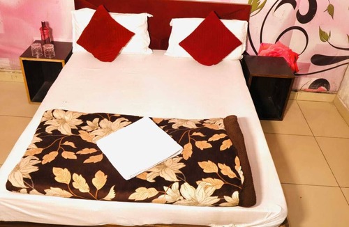 Ludhiana Hotel | HOTEL CORNER HOUSE - A Budget Stay Rooms