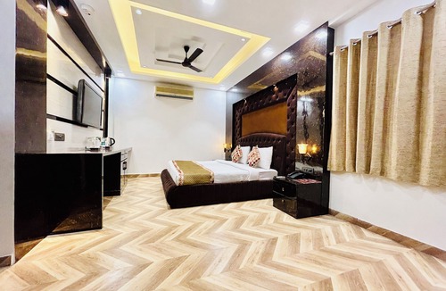 Karol Bagh Hotel | Hotel Cosmo Near BLK Hospital Karol Bagh
