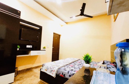 Phagwara Hotel | HOTEL CROWN ESTATE - Feel Comfort