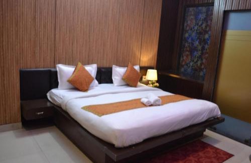Vasundhara Hotel | Hotel Crown Palace - Hotel in Vasundhara Sector 5