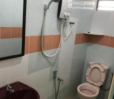 Kampung Kuala Parit Hotel | Hotel dan Restoran Seri Kangsar