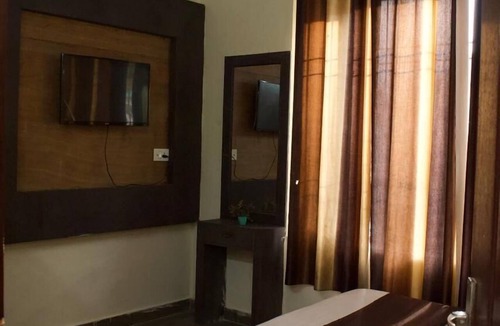 Shyamkhet Hotel | Hotel Dark Clouds