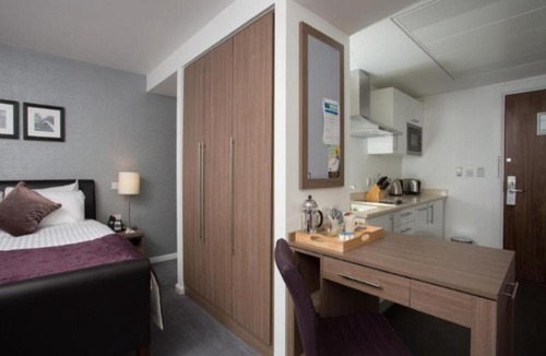 Aerocity Hotel | Hotel DE Olive Aero Suites Near Delhi Airport IGI