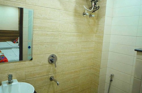 Paharganj Hotel | Hotel Delhi Darshan -By RSL Hospitality