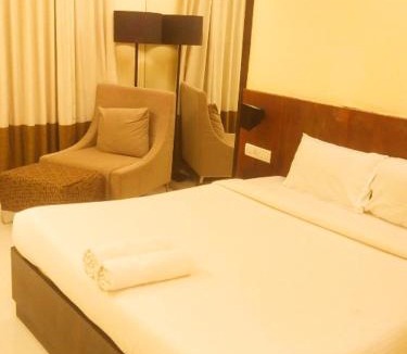 Ratnagiri Hotel | Hotel Delight Landmark