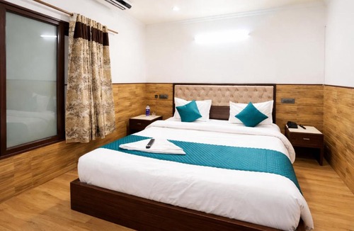 Delhi Hotel | Hotel Deluxe stay -Jagat puri Metro
