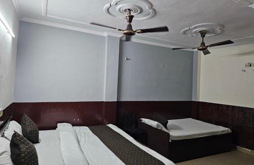 Nizamuddin East Hotel | Hotel Deurali Deluxe -02 Minutes Walk Nizamuddin Railway Station