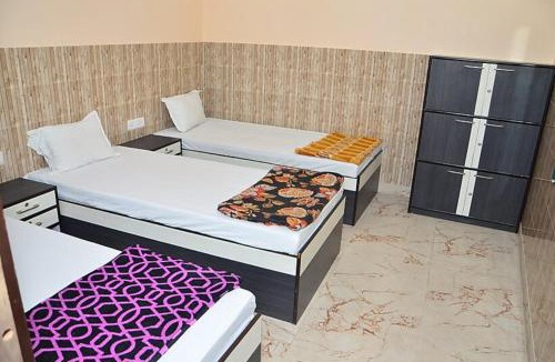 Kolkata Hotel | Hotel Dev Guest House Howrah Kolkatav - Excellent Stay with Family, Parking Facilities