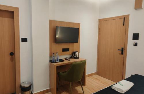 Sualkuchi Bed & Breakfast | Hotel DG Residency