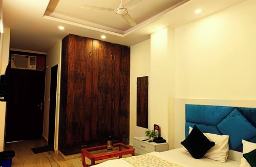 Jangpura Hotel | Hotel Diamond Stay Nizamuddin Railway St