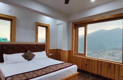 Chaurah Hotel | Hotel Diwan Sachpass Himalayan Brothers