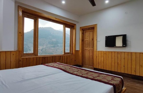 Chaurah Hotel | Hotel Diwan Sachpass Himalayan Brothers