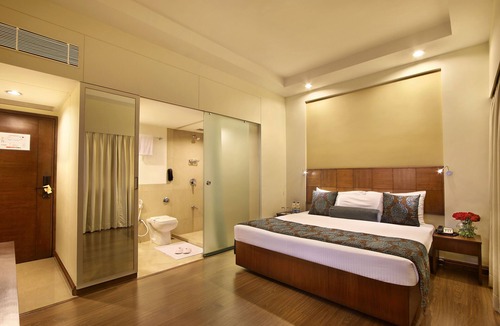 Alkapuri Hotel | Hotel Express Towers