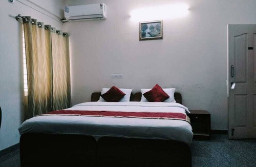 Sector 2 Hotel | Hotel G Grand by Urban Stay