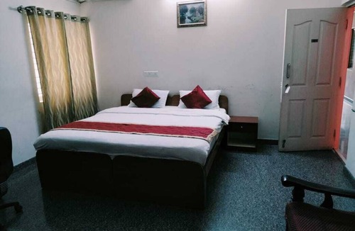 Sector 2 Hotel | Hotel G Grand by Urban Stay