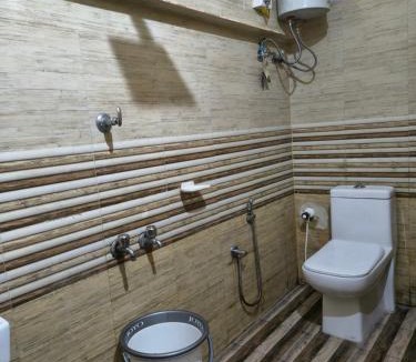 Nalbari Hotel | Hotel gayatri