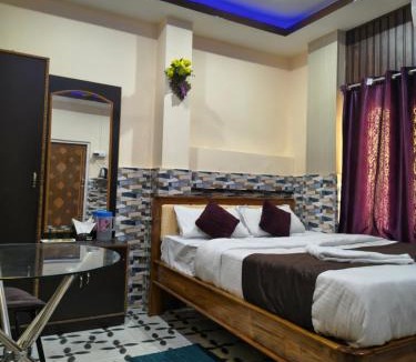 Nalbari Hotel | Hotel gayatri