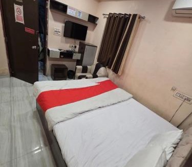 Chinar Park House | Hotel Golden Rose