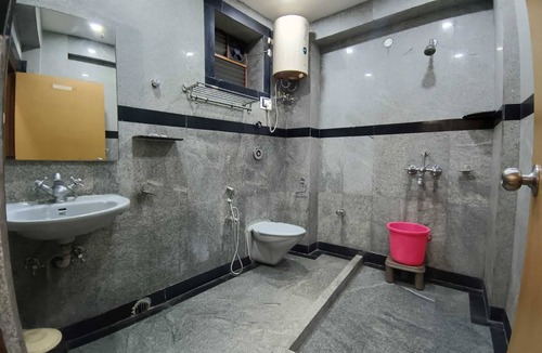 Bhowanipore Hotel | Hotel Goldenkey