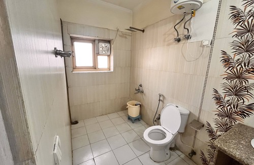 Old Gurgaon Hotel | HOTEL GRACIOUS