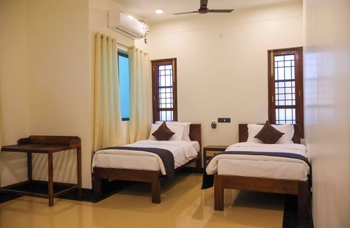 Manchanabele Hotel | Hotel Grand Palais