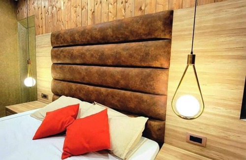 Ghaziabad Hotel | Hotel Grand Tushar Elegant