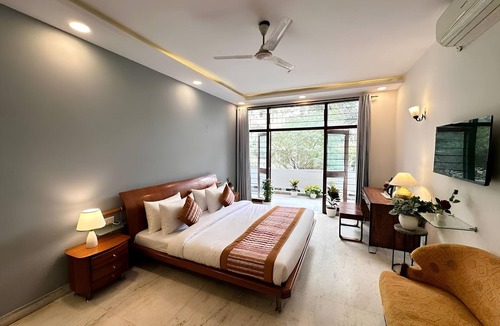 Hauz Khas Hotel | HOTEL GROVE RESIDENCY