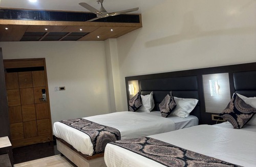 Faizabad Hotel | Hotel Gurudev Kunj