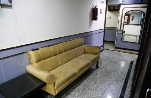 Cuffe Parade Hotel | Hotel Happy Home