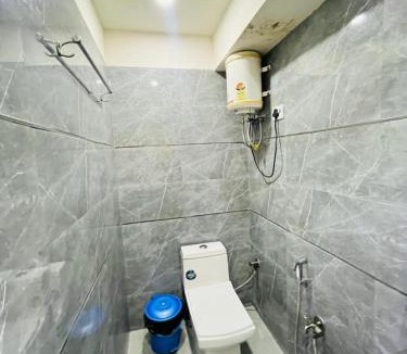 Sainik Farm Hotel | Hotel Happy Hotels & Suites - Saket Metro