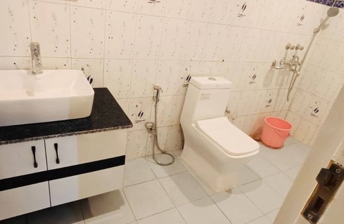 Bhowali Hotel | Hotel Haya Palace View King