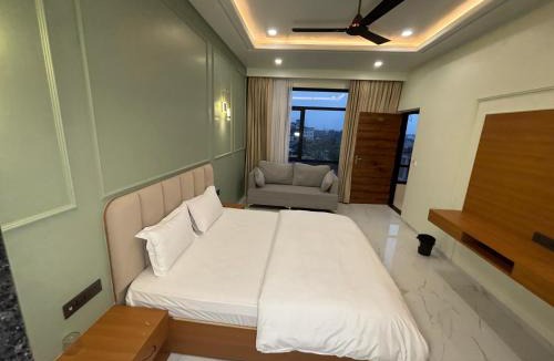 Sikar Hotel | Hotel Heera Palace