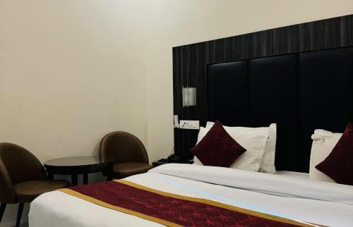 Bullawala Hotel | HOTEL HILL VIEW