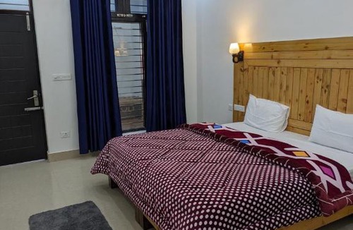 Chakrata Hotel | HOTEL HIMALAYAN FOXHOLE
