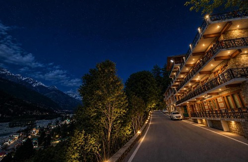 Vashist Hotel | Hotel Hollywood Manali - Scenic River & Mountain View With Premium Rooms Near Mall Road