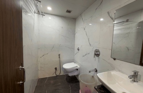 Dharavi Hotel | Hotel Hometown - Near BKC