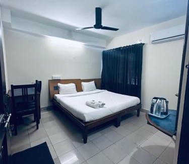 Adyar Hotel | HOTEL IHAM PARADISE - Near Mangalore Central Railway Station - Pets Not Allowed