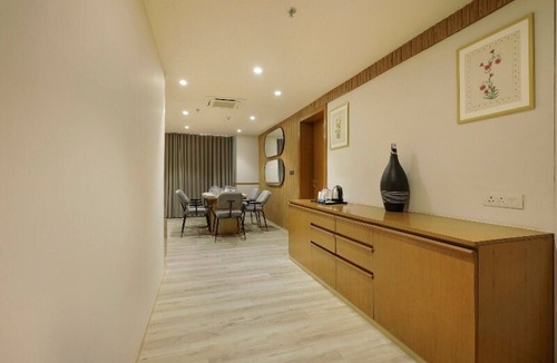 Sayajiganj House | Hotel in Vadodara near Railway Station
