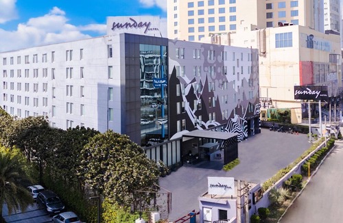 Zirakpur House | Hotel in Zirakpur with Pool & Hill Gateway