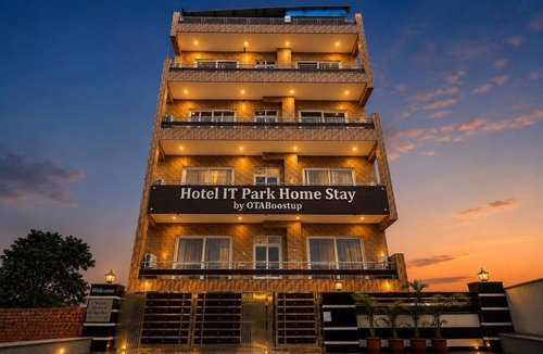 Manimajra House | Hotel IT Park Home Stay Near DLF City Centre Mall Unmarried Couple Not Allowed